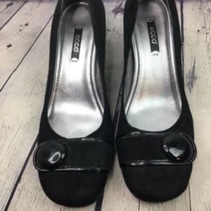 Ecco Women’s Black Hannah Suede Button Pumps 39/9